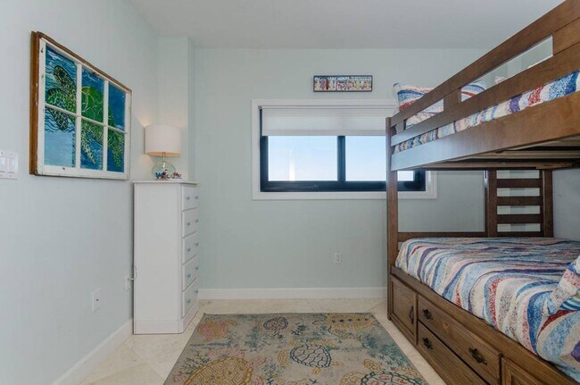 Building Photo - 2400 N Lumina Ave