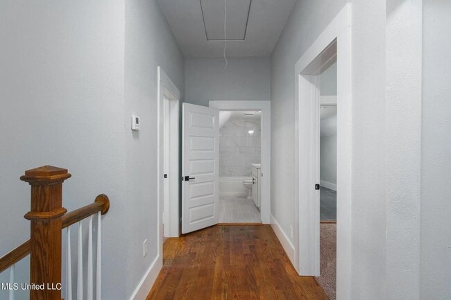 Building Photo - Beautiful 4-Bedroom, 3.5 Bathroom for Rent