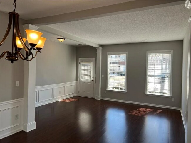 Building Photo - 4030 Ridgefair Dr
