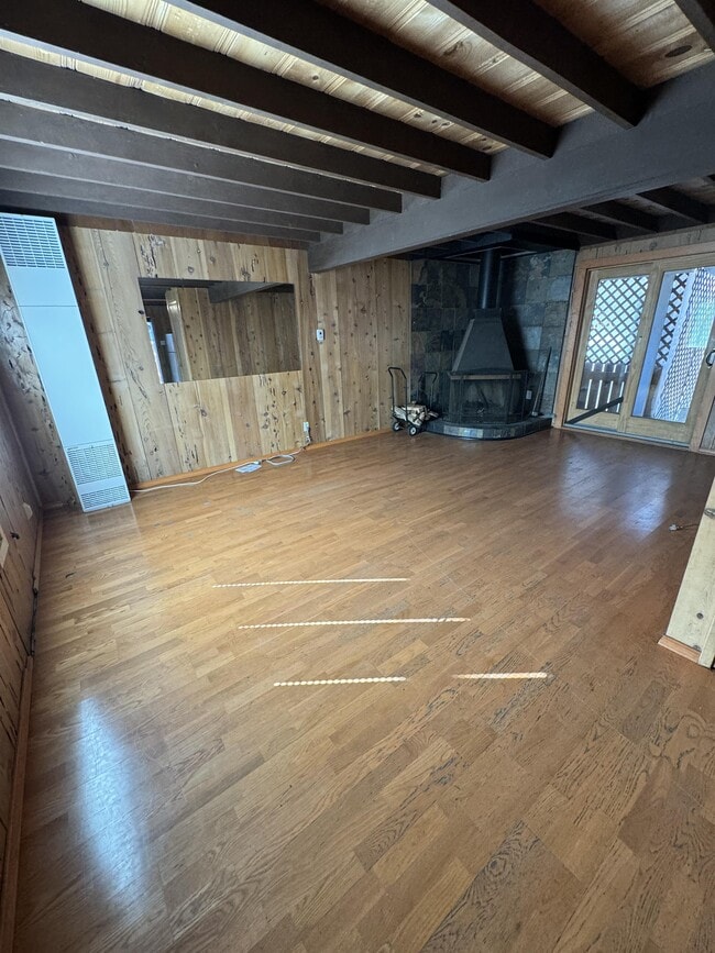 Building Photo - 829 Julie Ln