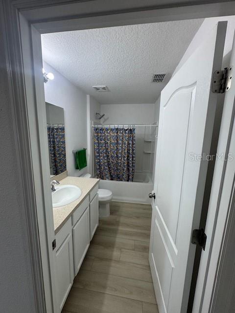 Building Photo - 1221 Priory Cir