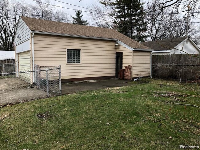 Building Photo - 17904 Harman St