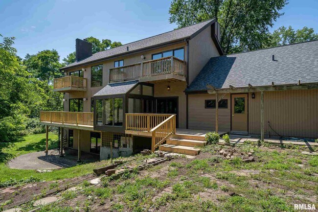 Building Photo - 29 Wildwood Dr