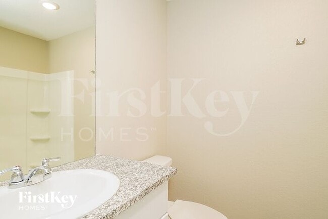 Building Photo - 10703 Vinateros Dr
