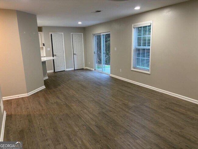 Building Photo - 1105 Trumpet Vine Ct SE