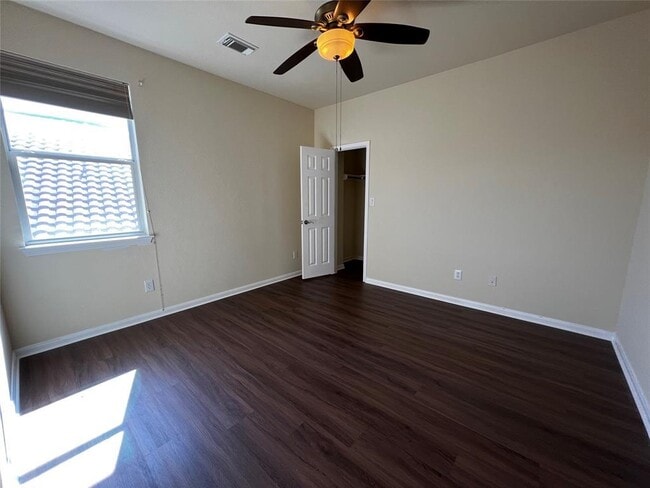 Building Photo - 15224 Interlachen Dr