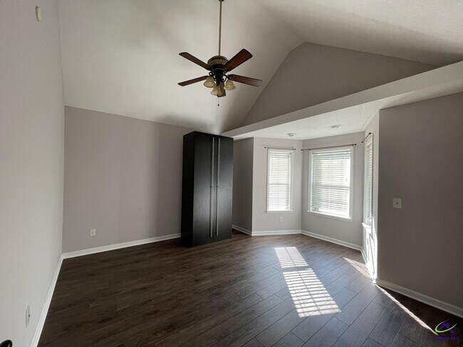 Building Photo - 102 S Gala Ct