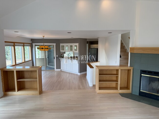 Building Photo - 5BR / 3.5BA Forest Retreat in NW Bend with ADU included