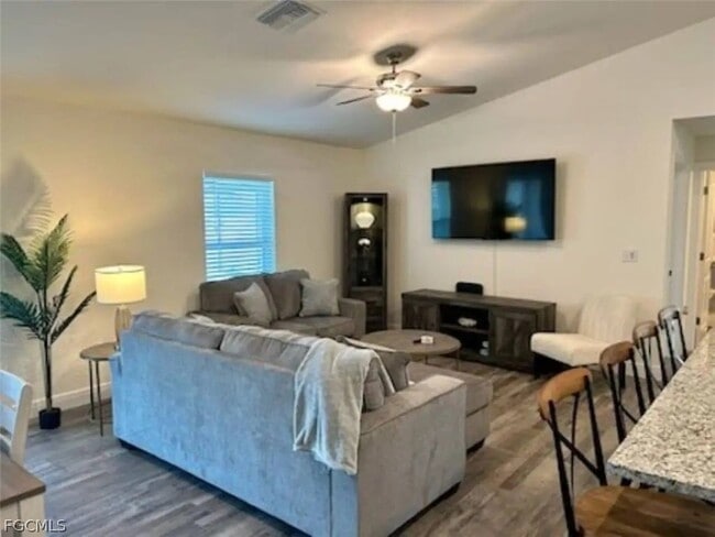 Building Photo - 3462 NE 10th Pl