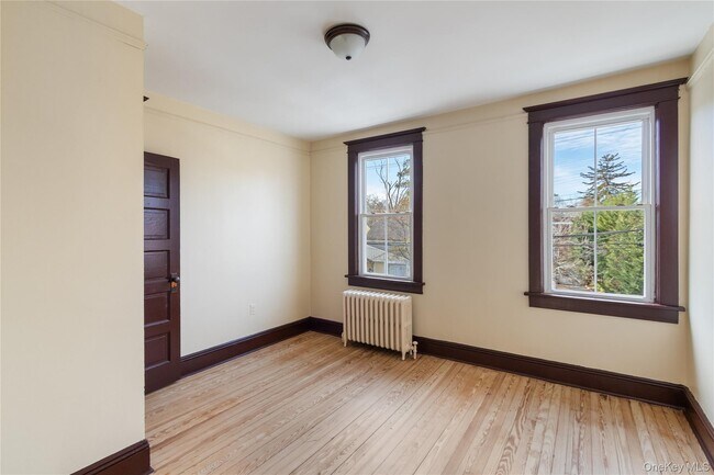 Building Photo - 226 Glen Cove Ave