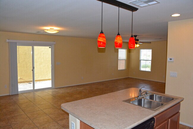 Building Photo - Impeccable Home in a Cul-de-Sac with Great Curb Appeal!