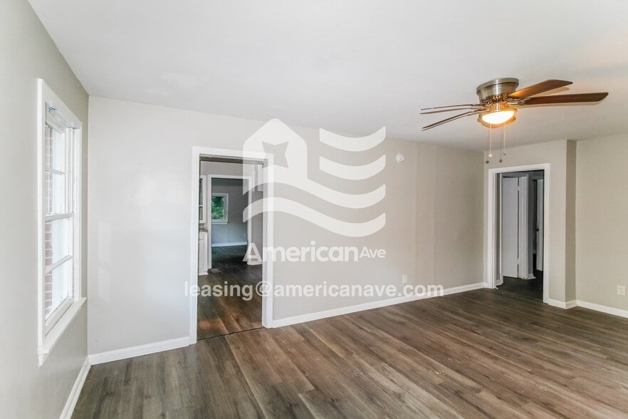 Building Photo - 106 Jones Pl