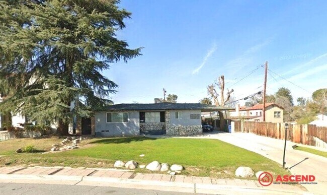 Primary Photo - Cozy Home near Bakersfield College!