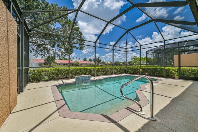Building Photo - ** Immaculate,  3 Bed/2 Bath Lake Front Pool Home in Naples ~ Available NOW**
