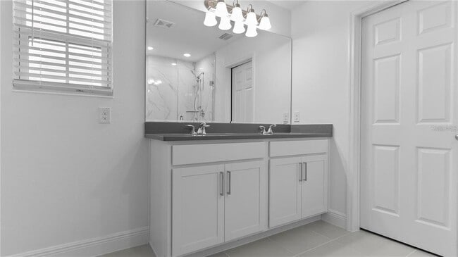 Building Photo - 14503 Crestavista Ave