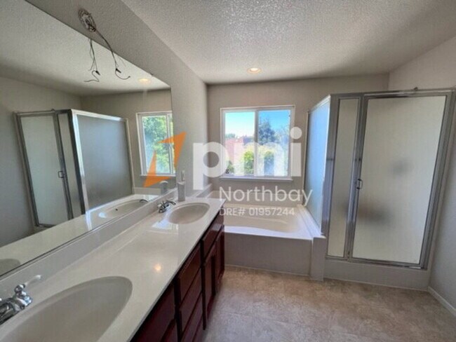 Building Photo - 2133 Beaujolais Ct