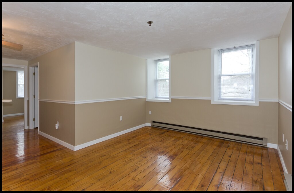 Building Photo - 3 Cook St