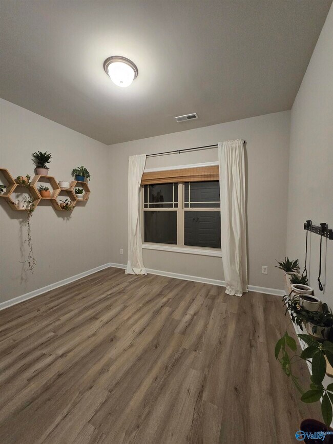 Building Photo - 120 Pomelo St