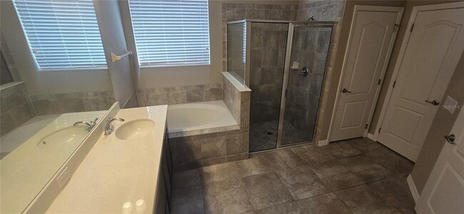 Building Photo - 7564 Bishop Square Dr