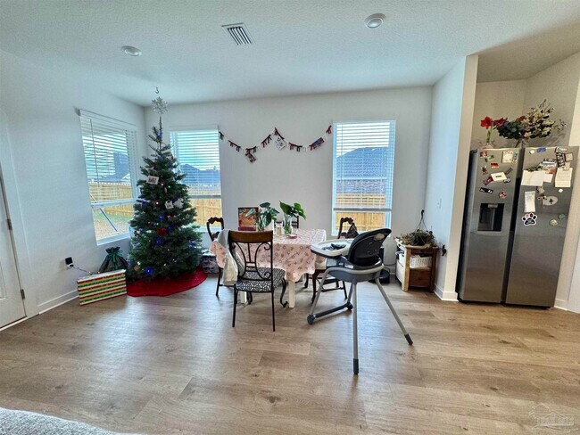 Building Photo - 6330 Buckthorn Cir