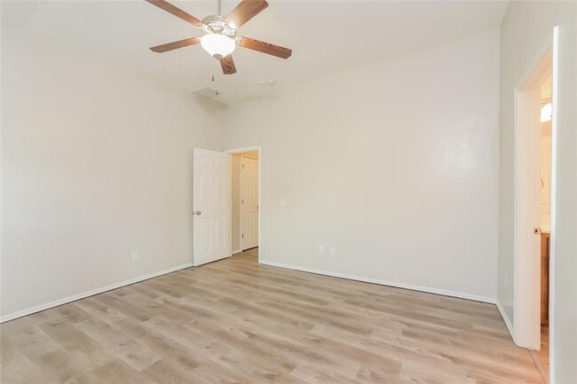 Building Photo - 3609 Truman Dr