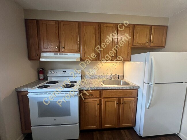 Building Photo - Beautiful 1 BR Apartment on East Market Street