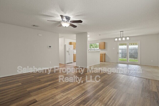 Building Photo - 536 Del Mar Dr