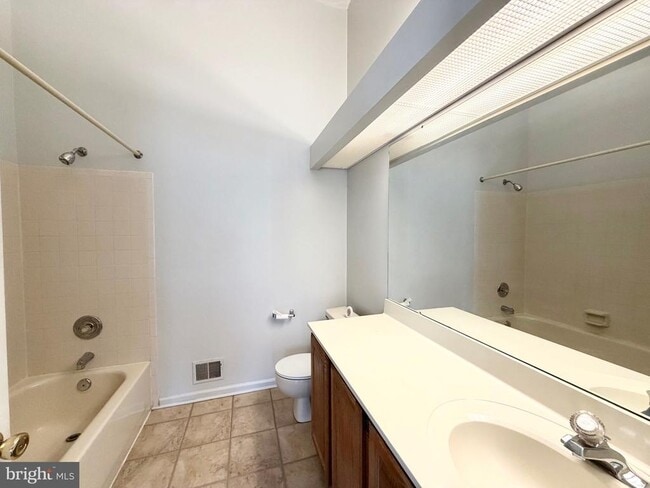 Building Photo - 4325 Ambrose Ct