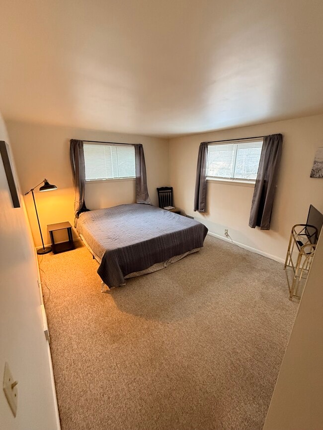 Building Photo - 310 Poplar St