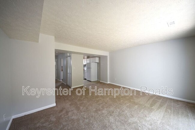 Building Photo - 313 Gaylor Ln