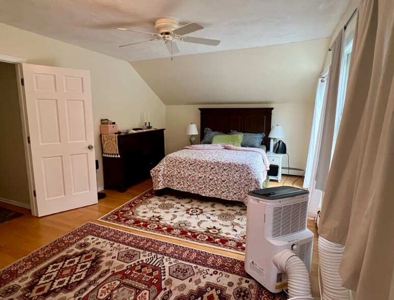 Building Photo - 46 Auburndale Ave