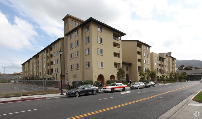 Building Photo - Trestle Glen Apartments