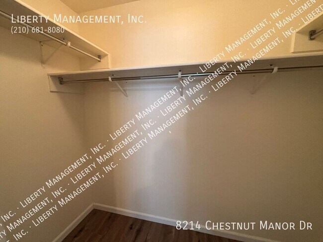 Building Photo - 8214 Chestnut Manor Dr