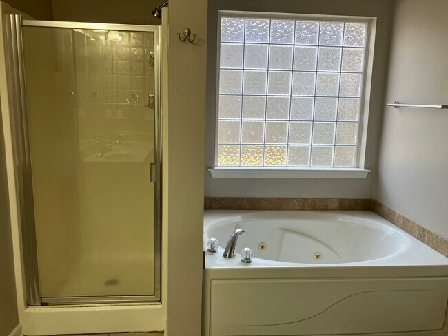 Building Photo - 261 Oxmoor Pl