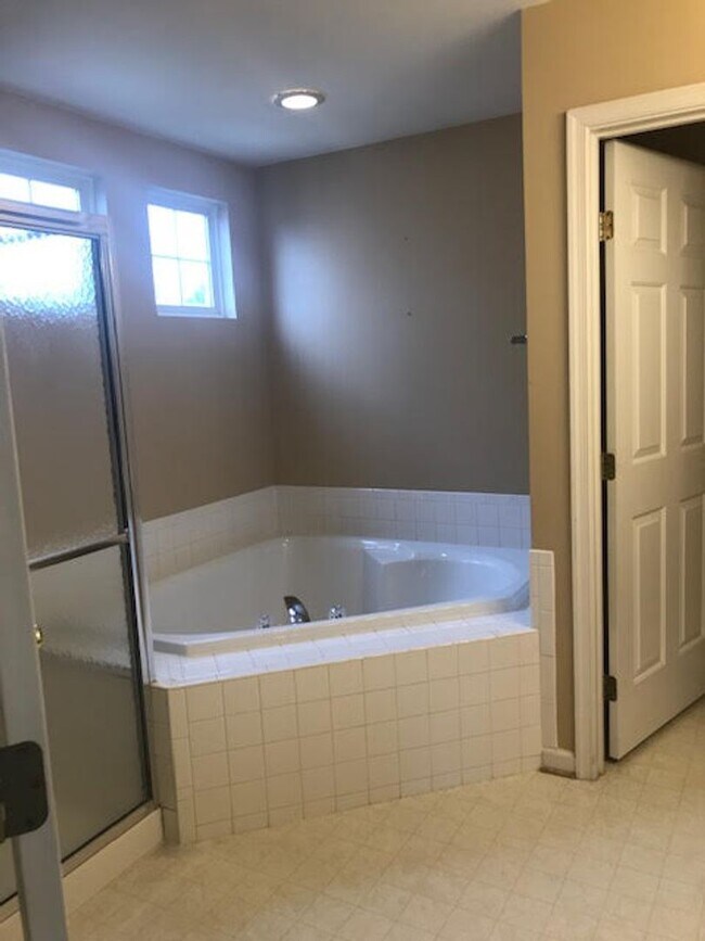 Building Photo - 2025 Germander Way