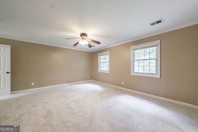 Building Photo - 10565 Shallowford Rd