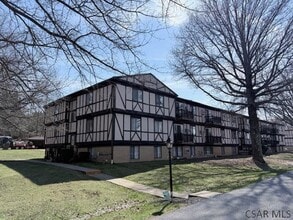 Building Photo - 545 Goucher St