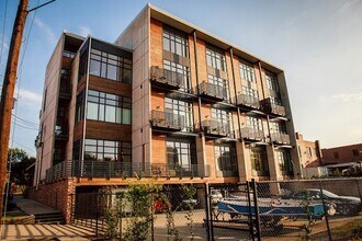 Building Photo - Pullman Flats #203
