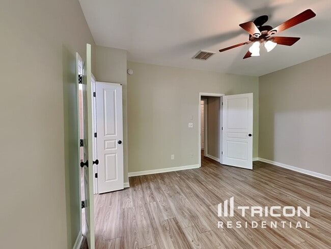 Building Photo - 557 McCarthy Dr