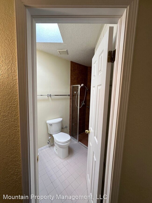 Building Photo - 2 br, 2 bath House - 6829 Ridge Top Dr