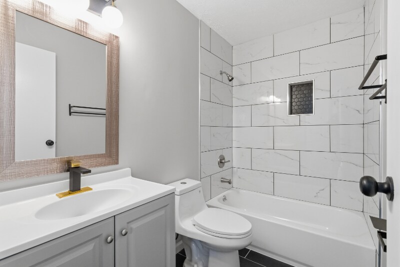 Building Photo - 3601 Mack Rd