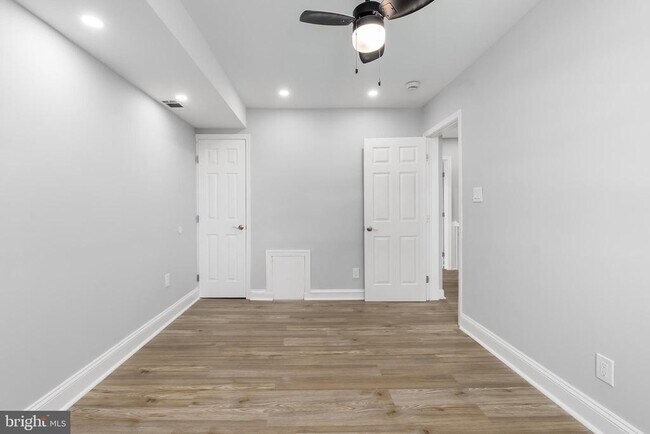 Building Photo - 1401 18th Pl SE