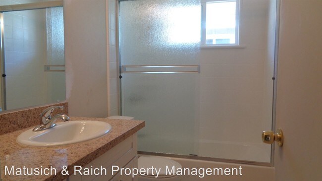 Building Photo - 2 br, 1.5 bath Apartment - 1146 Pierce St.