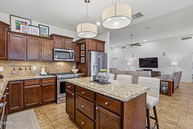 Building Photo - 7417 Gulf Creek Dr