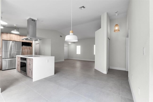 Building Photo - 5212 NW 112th Ct