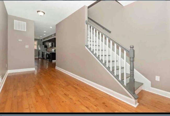 Building Photo - 1112 Rutland Ave