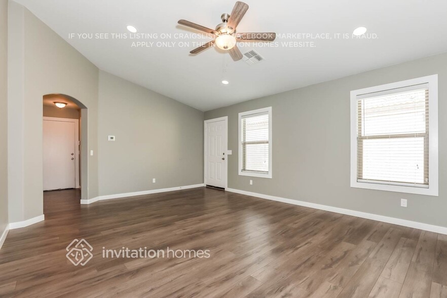 Building Photo - 23763 N Desert Dr