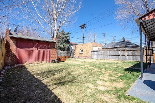 Building Photo - 555 Harrison St