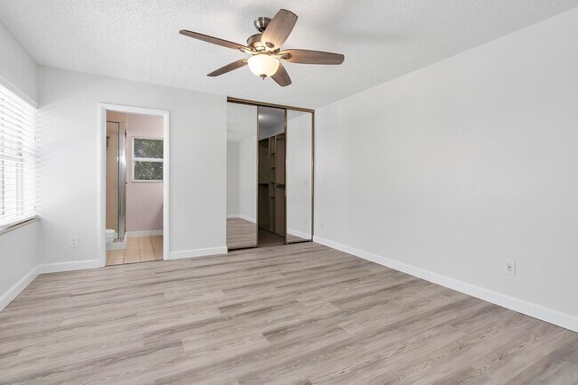 Building Photo - 8159 Andover Ct