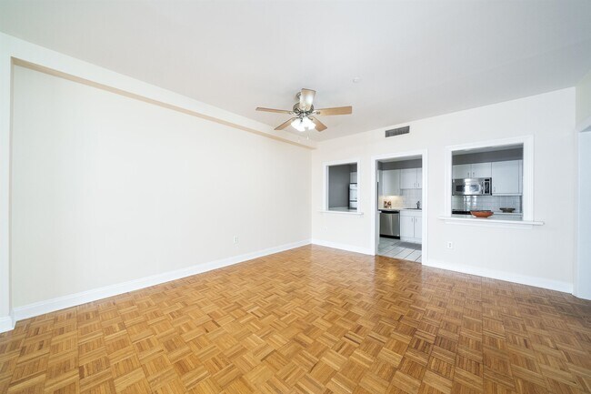 Building Photo - 206 Shearwater Ct W